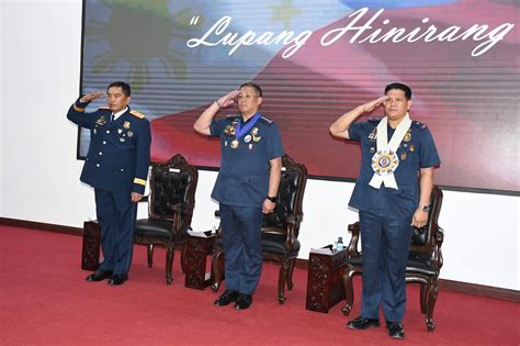 Central Luzon PNP has new regional director .